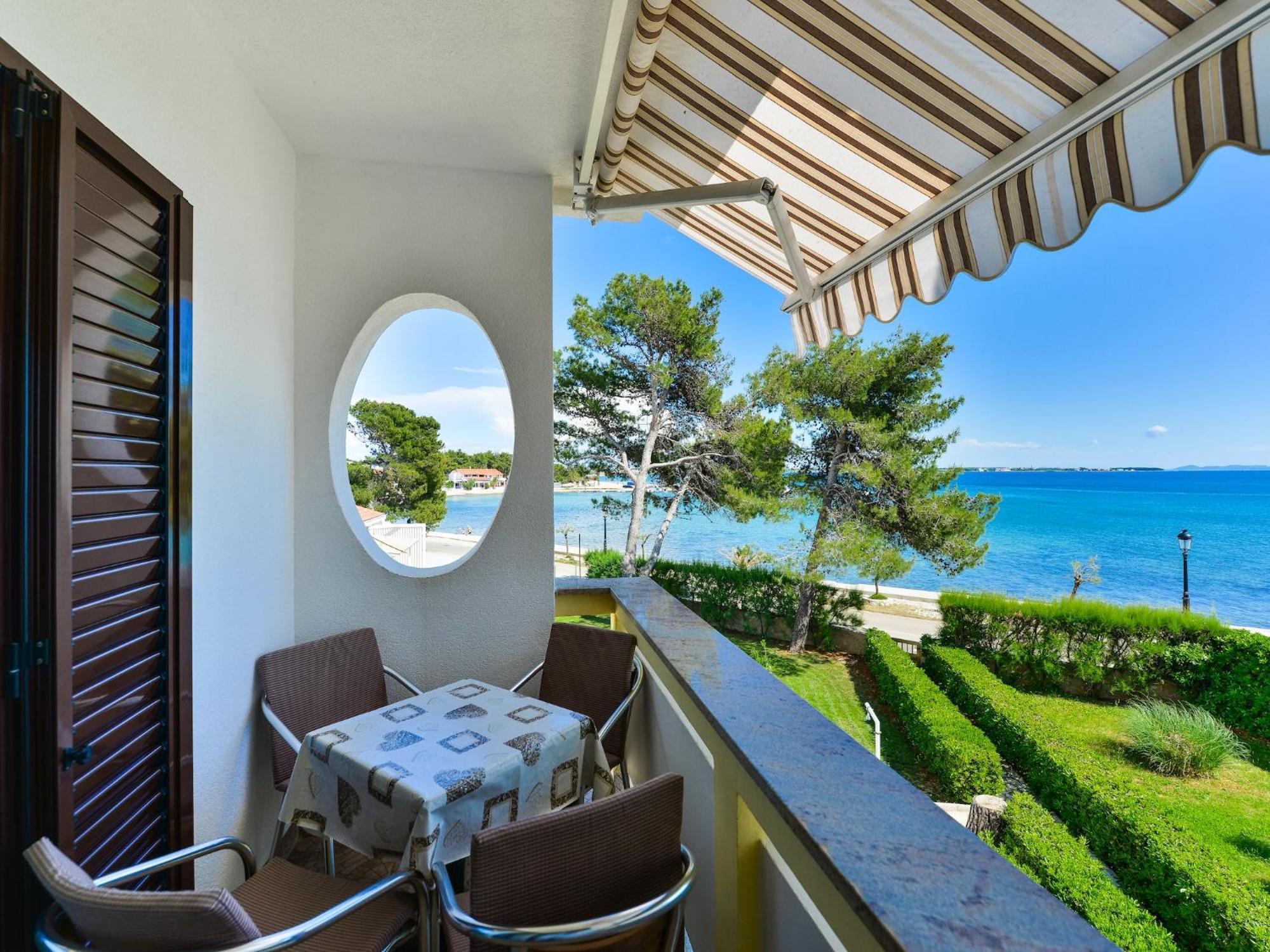 Apartments In House Liveric In Vir At The Beach エクステリア 写真