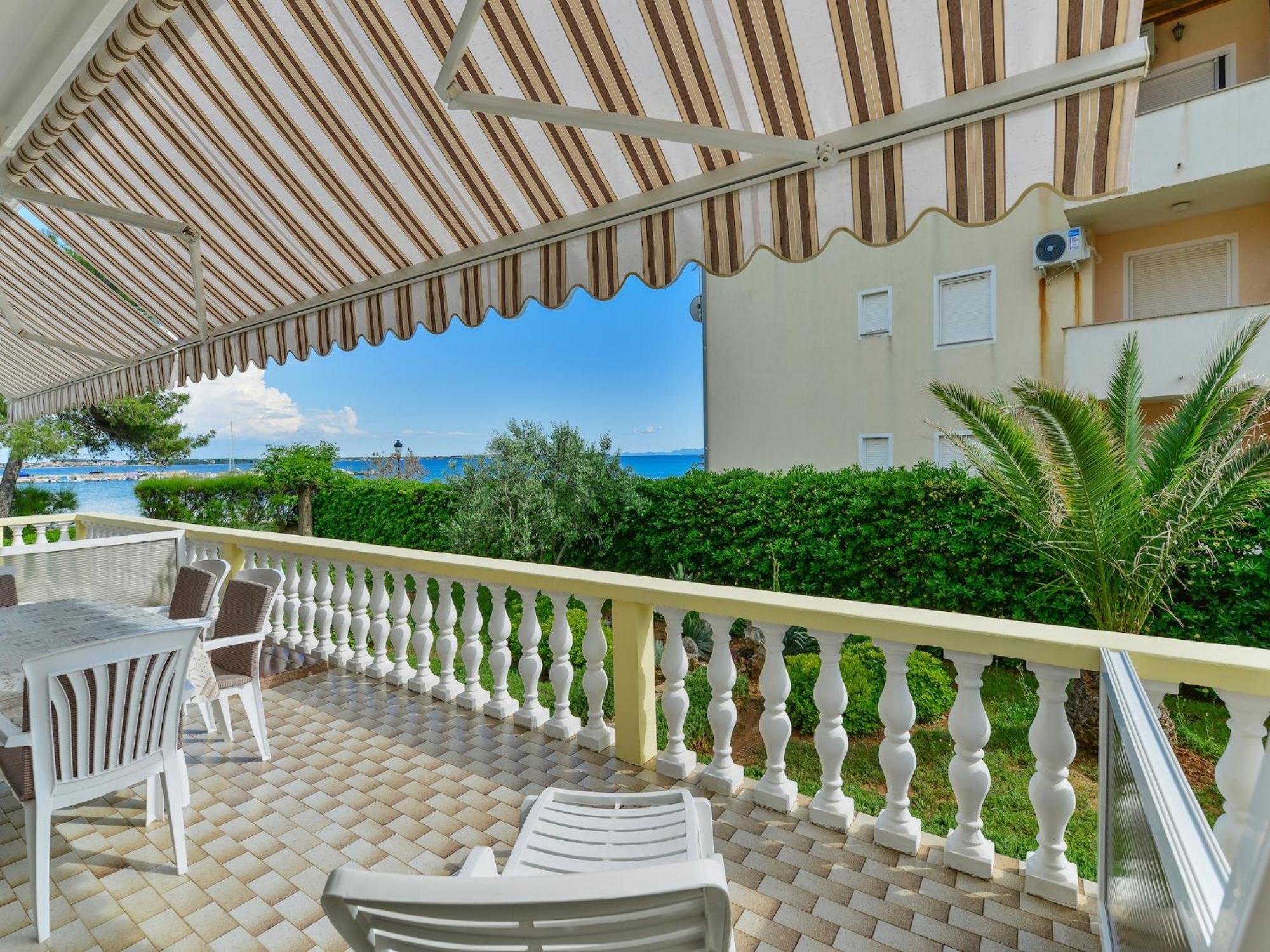 Apartments In House Liveric In Vir At The Beach エクステリア 写真